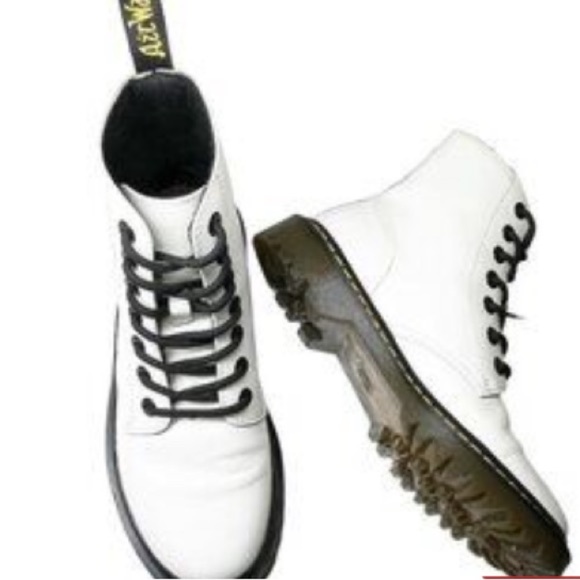 Dr. Martens Luana White US 7, UK 5 Punk, Emo, Rock, ,Glam, Goth Tie Up Boots - Picture 12 of 13